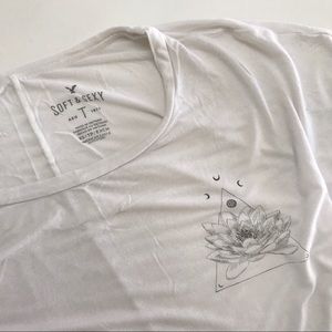 AEO Soft & Sexy Flowy Lotus Graphic Hi-Low Shirt